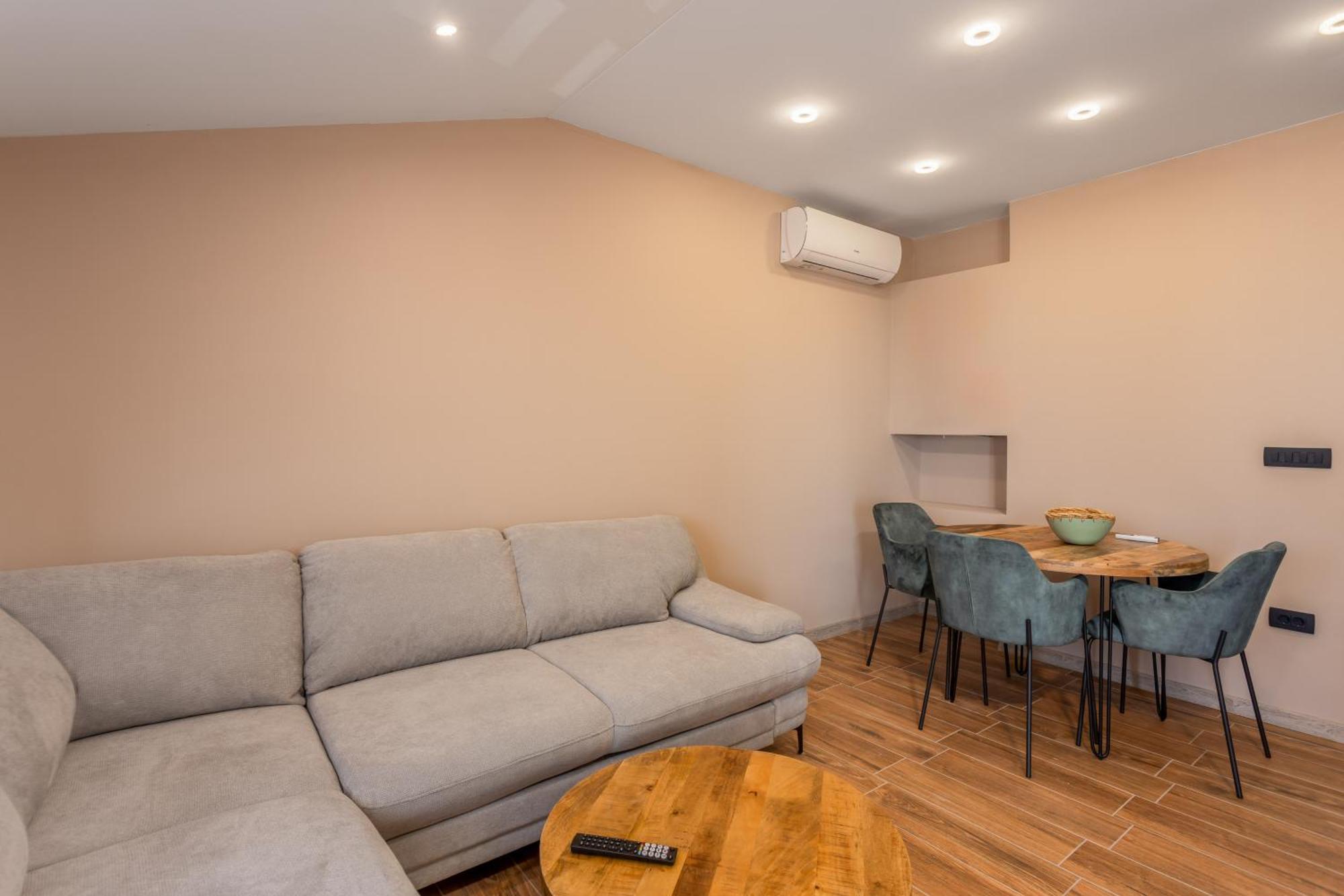 Adastra With Private Parking And Floor Heating Apartmán